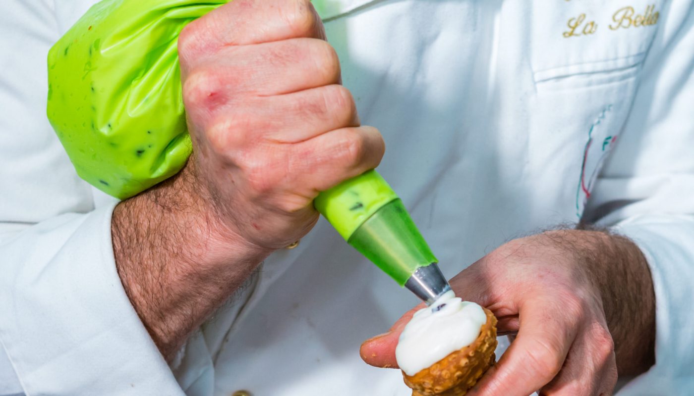 Cannolo artigianale con ricotta fresca